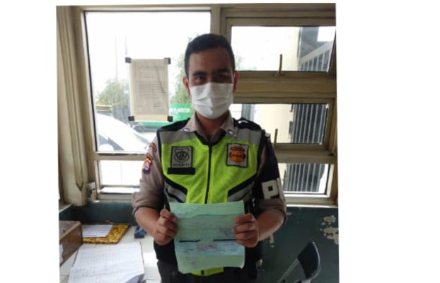 1657250510-Proses bongkar dan serah terima material produk PT Indomarco Prismatama 2.jpeg